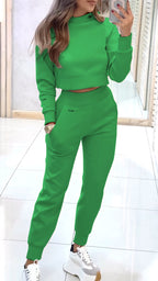 Ensemble pull décontracté pour femme à col montant et manches longues, idéal pour l'automne et l'hiver.