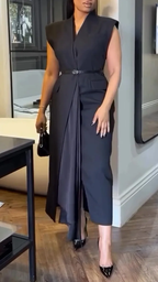 Robe décontractée unie à col en V pour femmes avec du tempérament