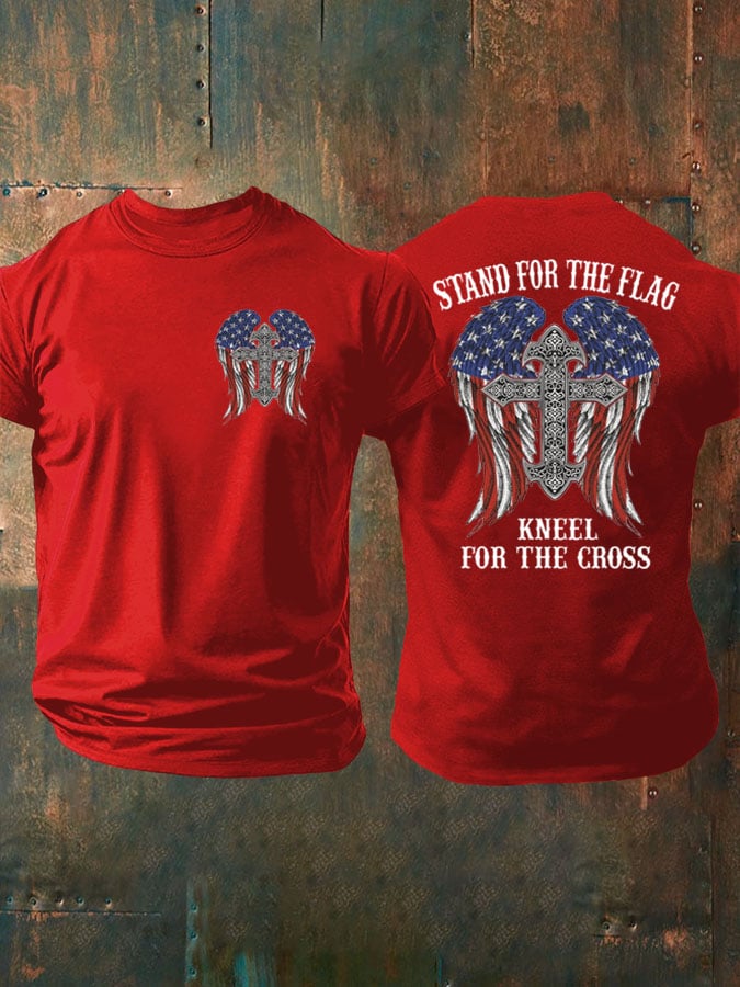 T-Shirt con stampa da uomo "Stand For The Flag Kneel For The Cross"