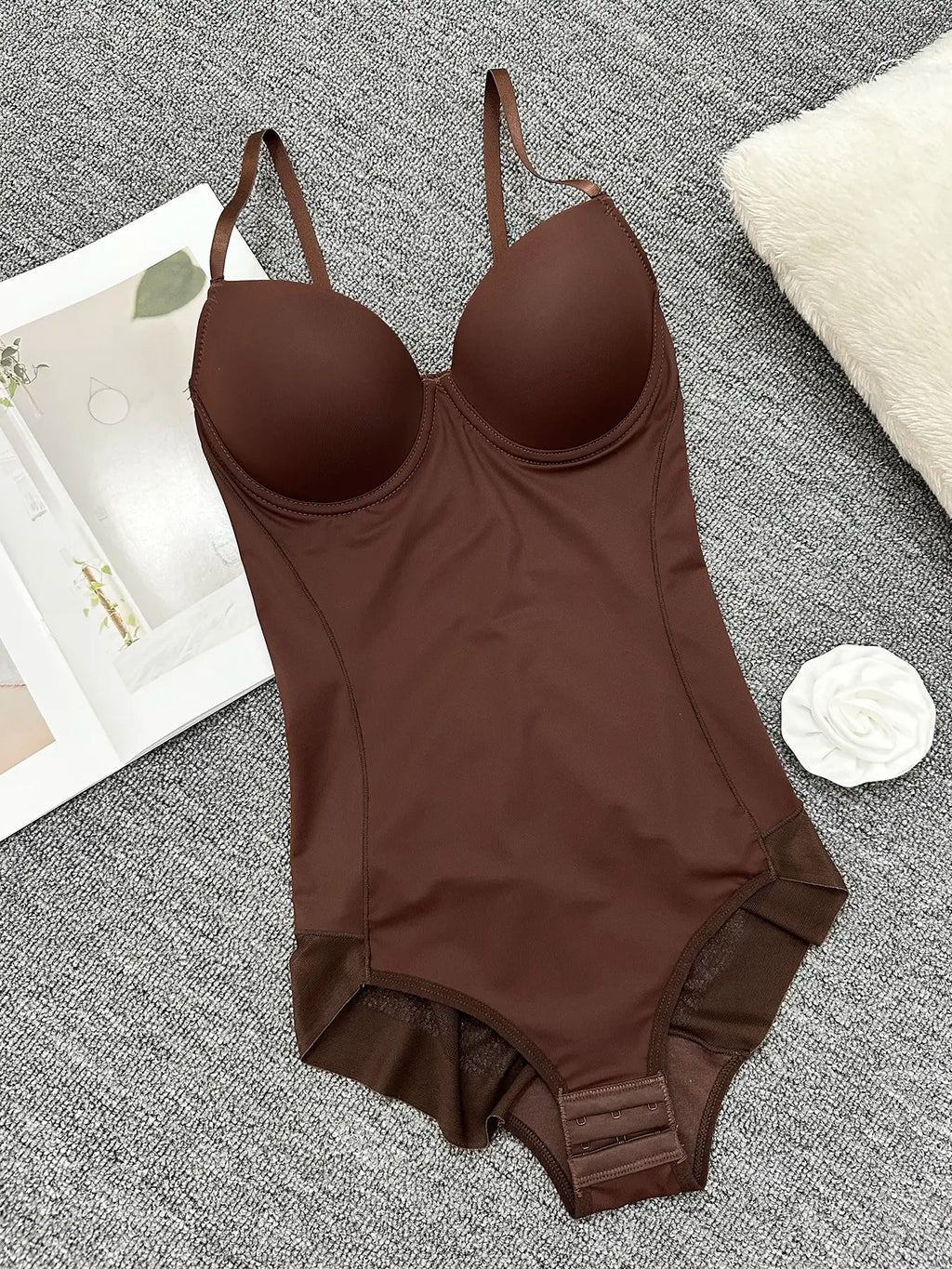Body string gainant pour femme, couleur unie, maille contrastante transparente, bretelles réglables, contrôle du ventre, pour toutes les saisons
