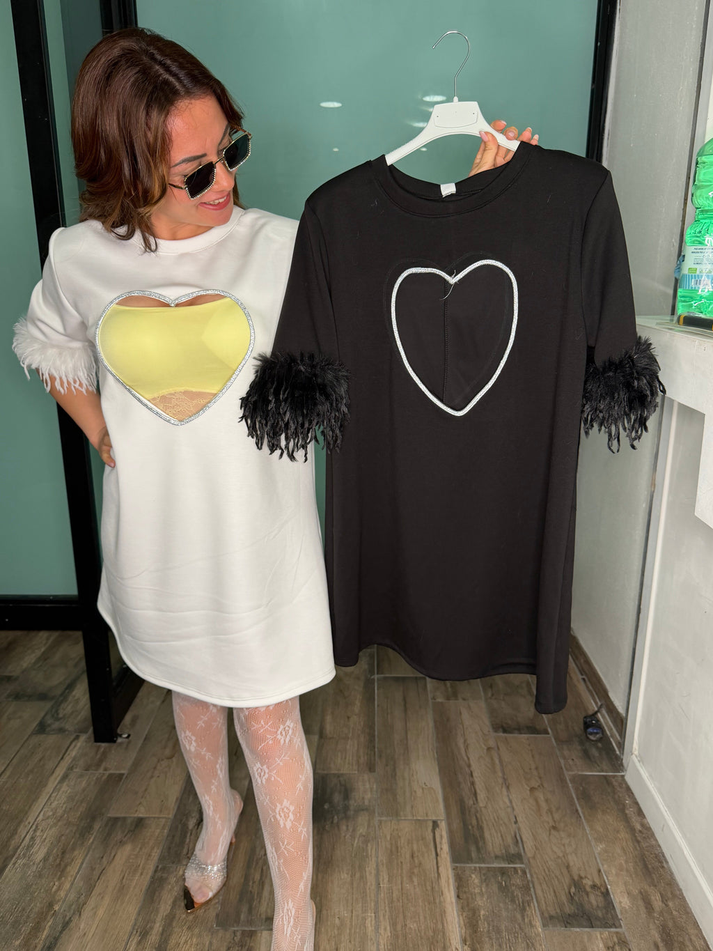 OVERSIZED T-SHIRT WITH FEATHERED HEART