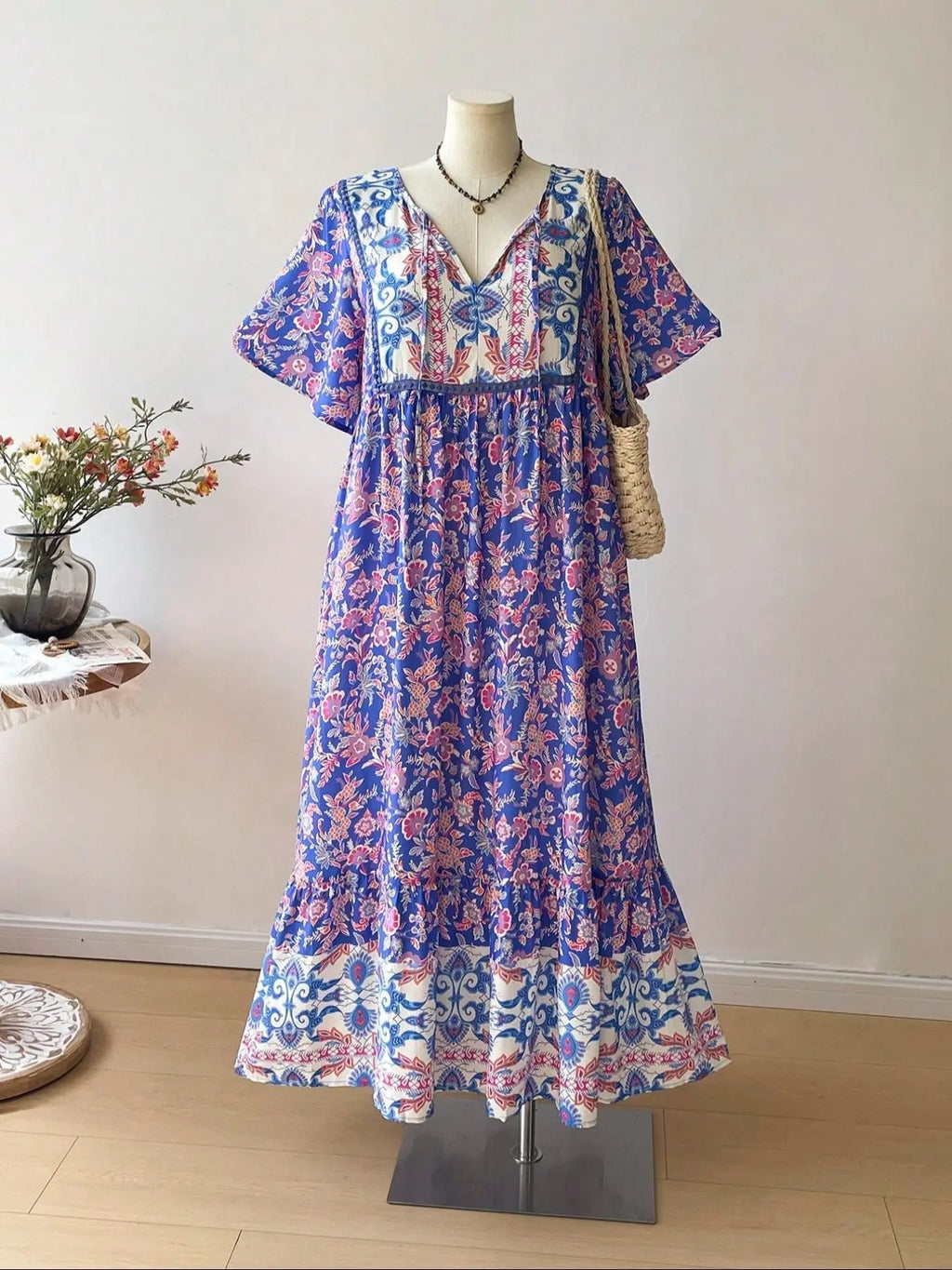 Robe longue grande taille à imprimé floral patchwork avec cravate, dentelle contrastante et ourlet à volants, robe chasuble bohème à manches papillon, vêtements d'été pour femmes pour les vacances