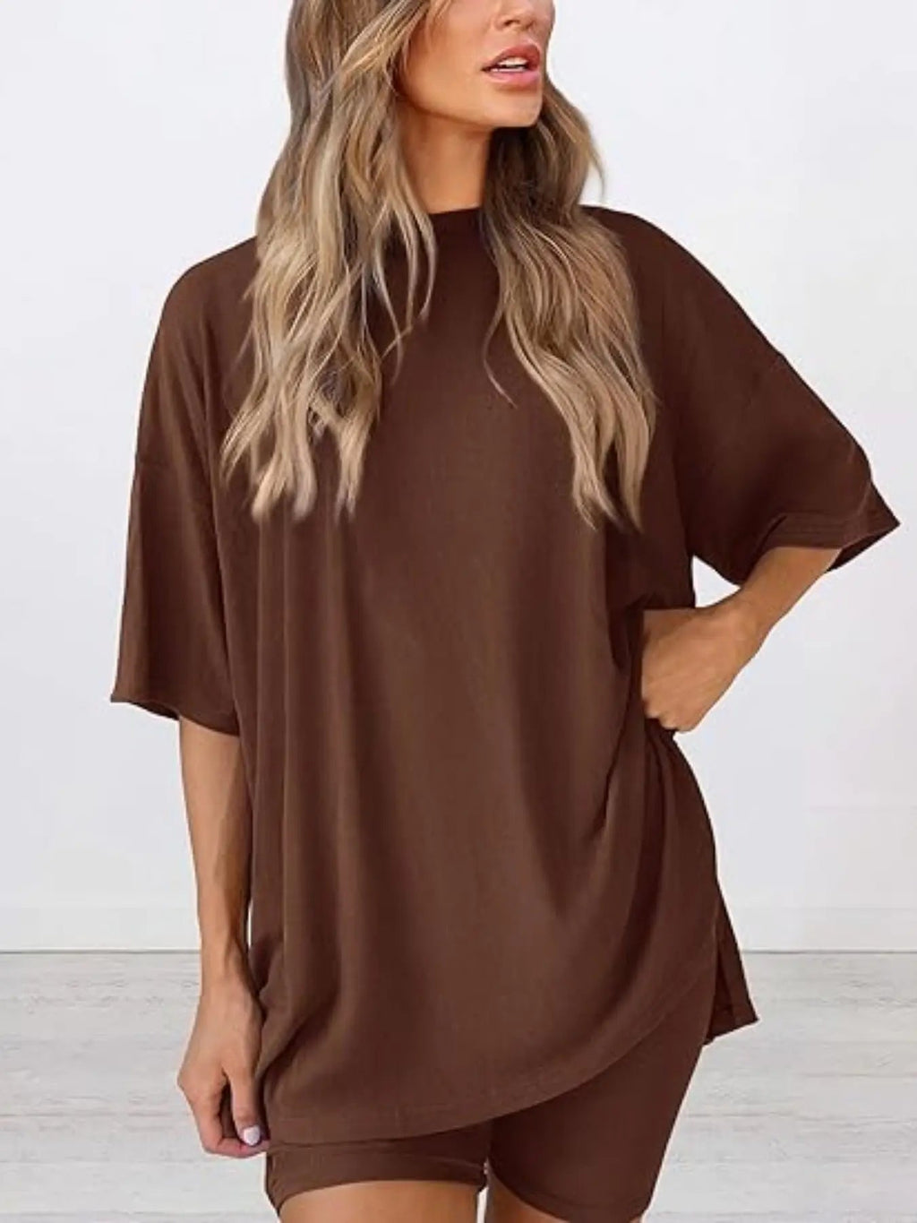 Ensemble T-shirt uni et short moulant pour femme, vêtement de nuit décontracté d'été à col rond, confortable, avec poches, pour l'extérieur