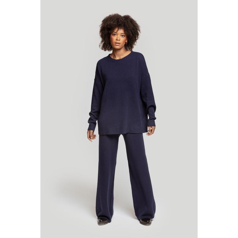 Completo due pezzi in maglia: T-shirt a maniche lunghe, girocollo, pantaloni con elastico in vita, maglia di medio spessore, comodo e versatile, abbigliamento femminile, adatto all'uso quotidiano, specialmente per i cambi di stagione.