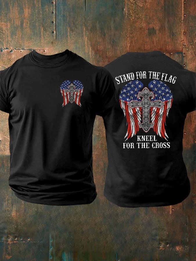 T-Shirt con stampa da uomo "Stand For The Flag Kneel For The Cross"