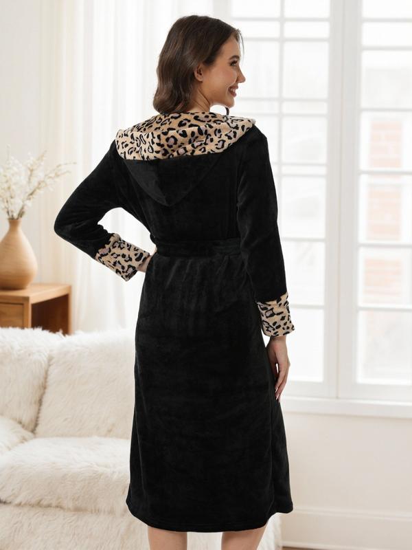 Peignoir thermique doublé imprimé léopard pour femme, robe longue décontractée douce et confortable à manches longues avec ceinture, vêtements de nuit pour femme pour l'automne et l'hiver