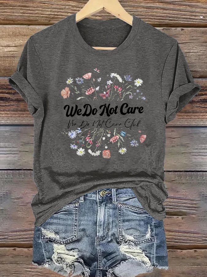 Women's Round-Neck Retro Funny Proud Member Of  Club We Do Not Care Menopause Perimenopause Print T-Shirt