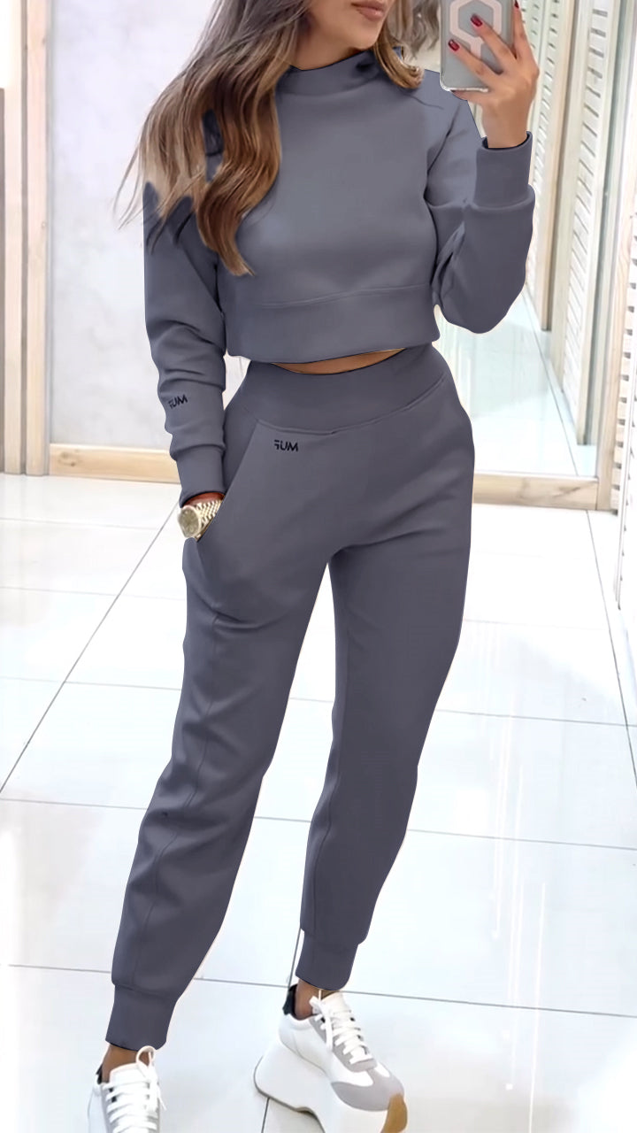 Ensemble pull décontracté pour femme à col montant et manches longues, idéal pour l'automne et l'hiver.