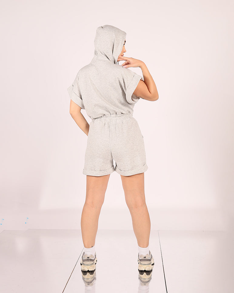 Tuta pantaloncino particolare