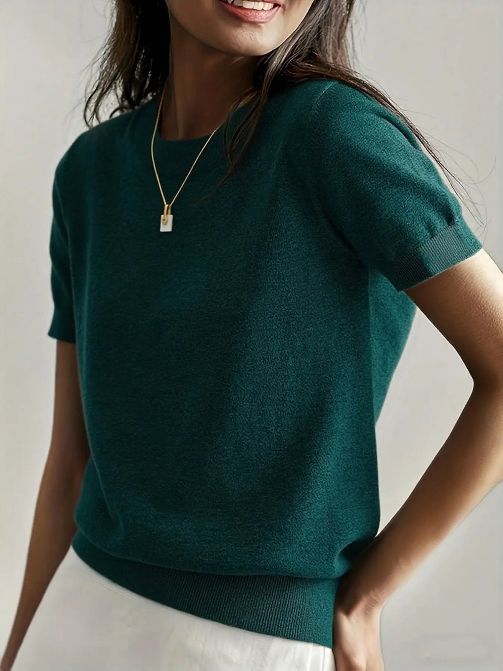 Pull en maille unie à col rond et manches courtes pour femme, tricot basique décontracté pour le printemps et l'automne, vêtements en tricot tendance pour femme pour le quotidien, prêt-à-porter féminin