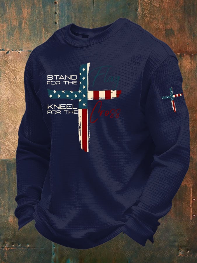 Maglietta a maniche lunghe da uomo con trama a nido d'ape "Stand For The Flag Kneel For The Cross"