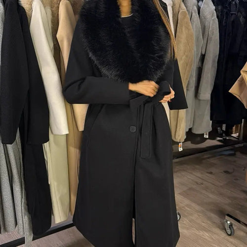 Cappotto con Collo di Pelliccia di Alta Qualità - Chic ed Elegante, Progettato per un Look di Stile e Confortevole.