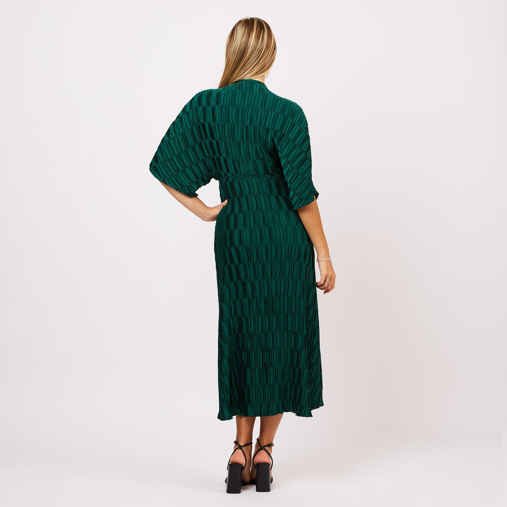 [2026.COUTURE] Abito midi plissettato con maniche kimono