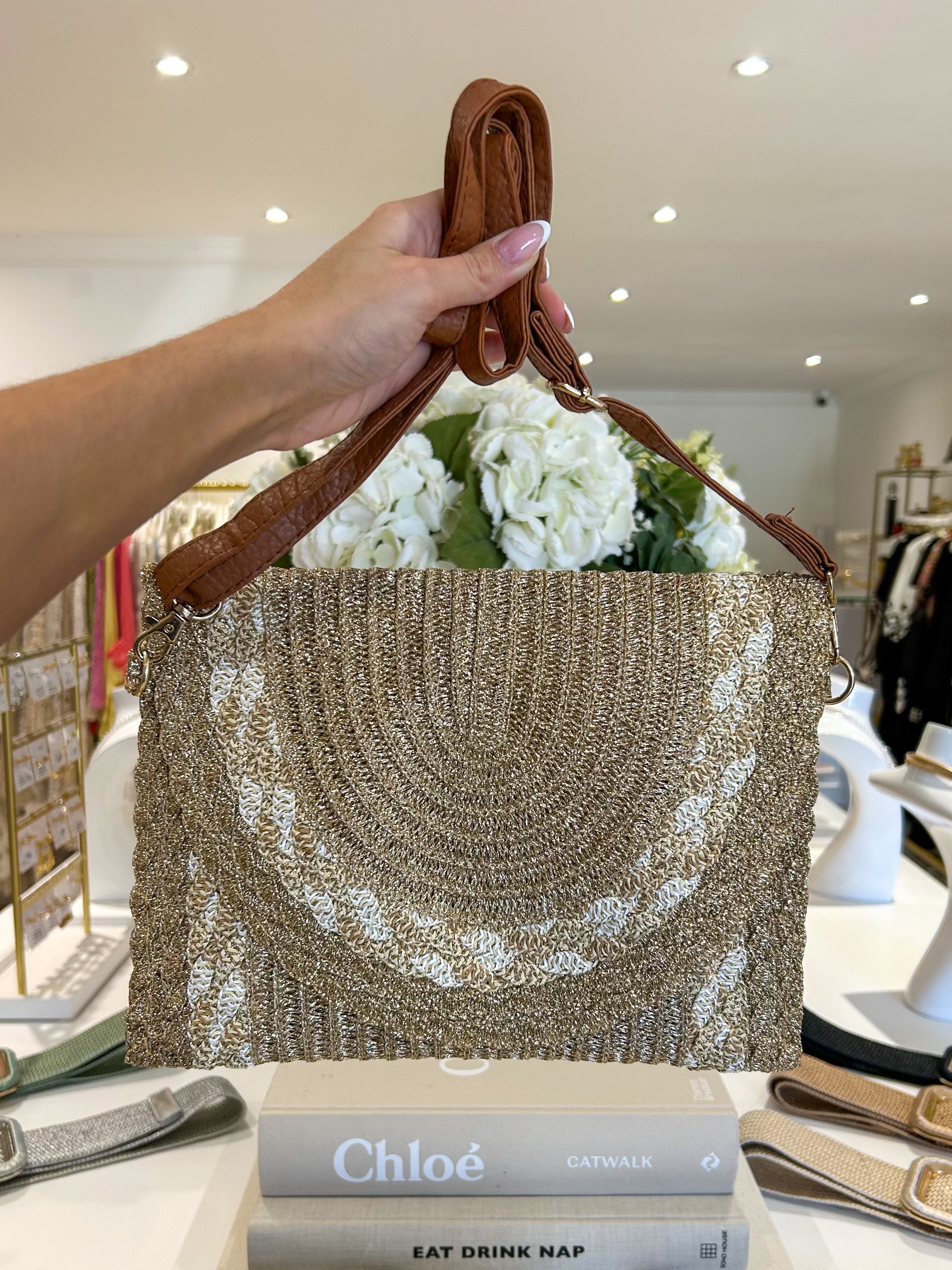 Pochette tressée à paillettes dorées (3 coloris)