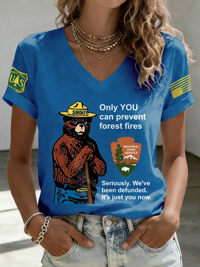 T-Shirt Stampa Girocollo Retro Resist Save The Forest Service Only You Can Prevent Forest Fires Seriously. We've Been Defunded. It'S Just You Now