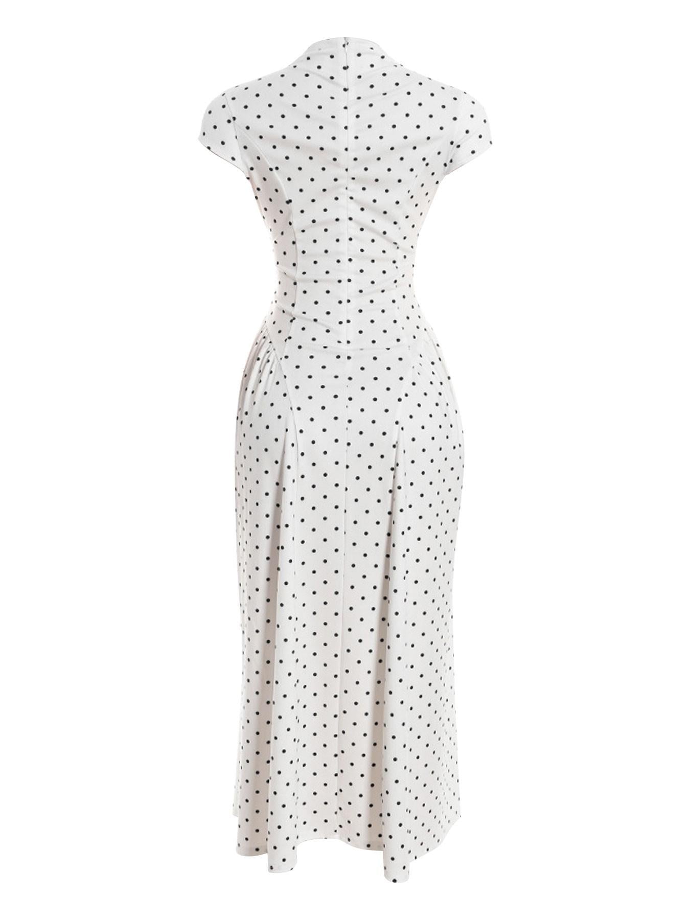 Robe longue sans manches évasée et cintrée