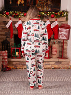 Pyjamas à manches longues assortis pour toute la famille avec imprimé sapins et voitures de Noël, et chaussettes de Noël multicolores