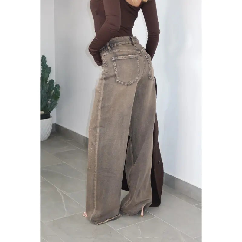 Jean - avec des détails scintillants, de style vintage, avec poches, disponible en deux modèles.