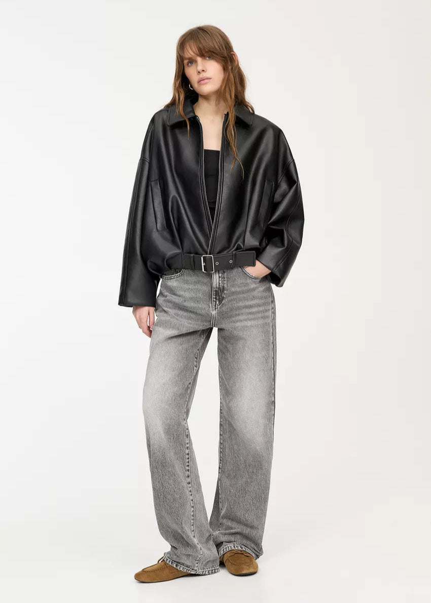 Veste Ébène Luxueuse – Affichant sans effort un style élégant.