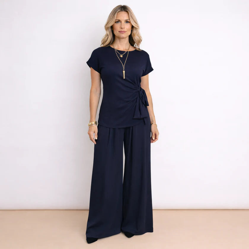 Ensemble avec pantalon fluide et haut à nœud