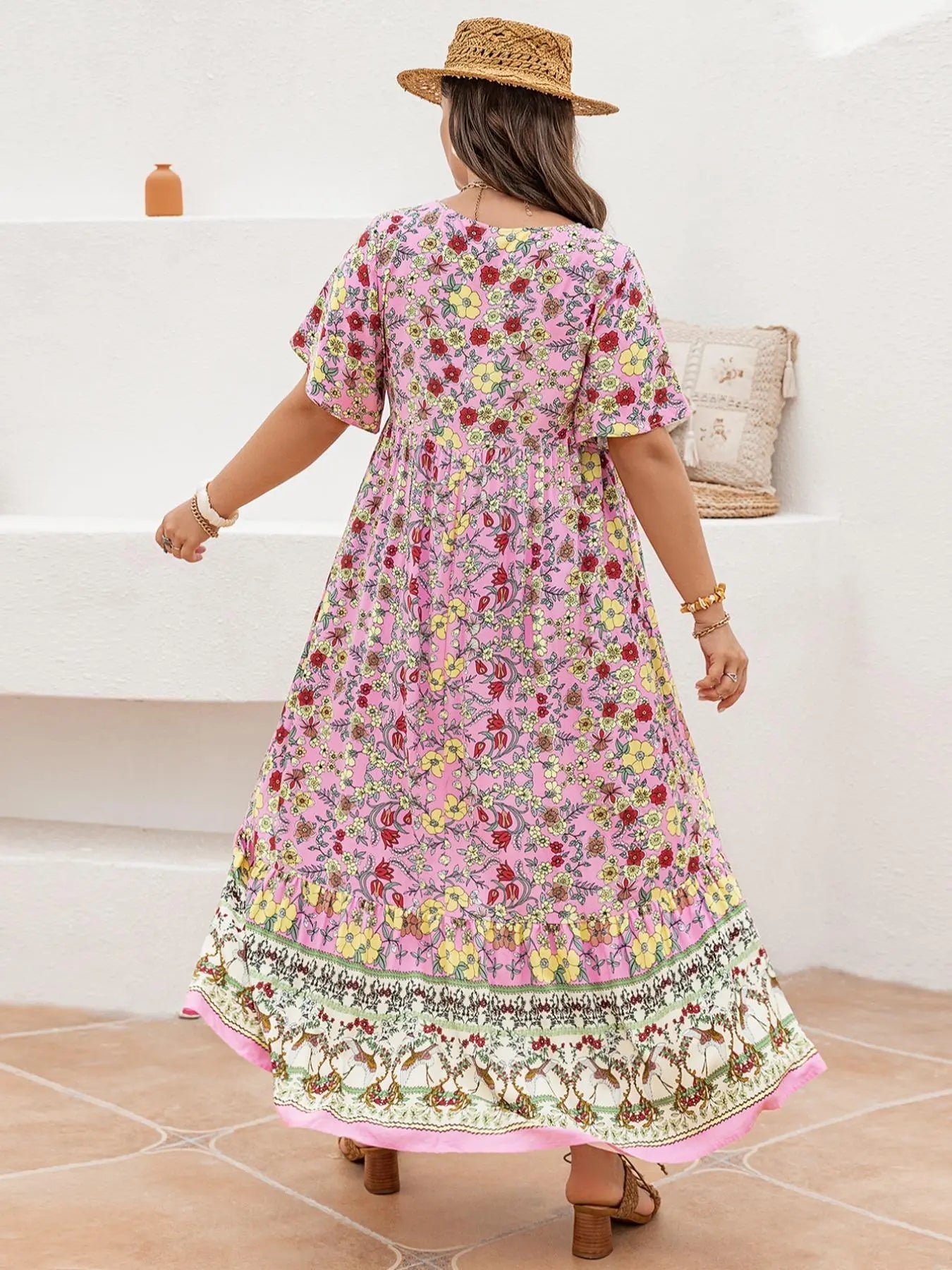 Robe longue grande taille à imprimé floral patchwork avec cravate, dentelle contrastante et ourlet à volants, robe chasuble bohème à manches papillon, vêtements d'été pour femmes pour les vacances