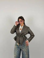 Veste avec ceinture à la taille