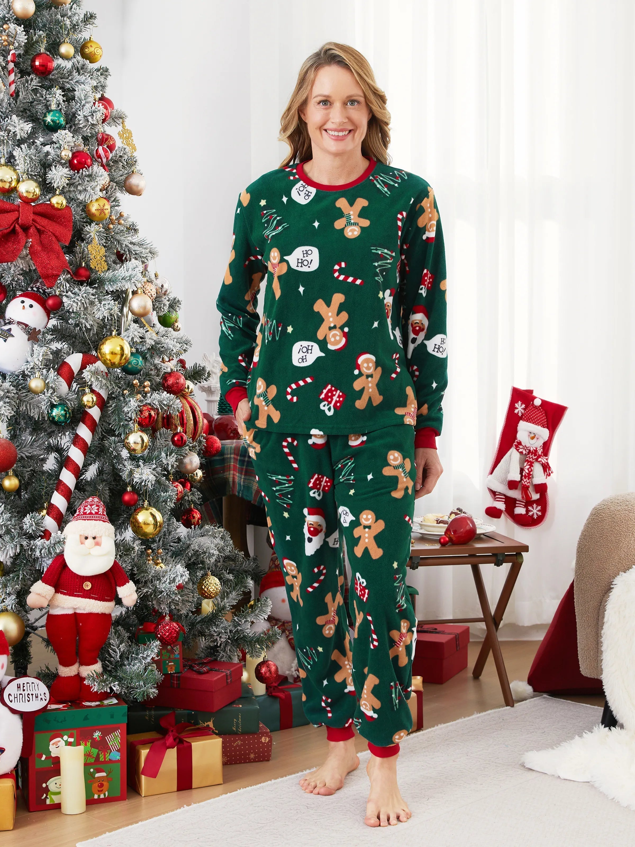 Pyjamas de Noël assortis pour toute la famille, en polaire, motif bonhomme en pain d'épices, ensembles de pyjamas à manches longues avec chaussettes de Noël Vert foncé