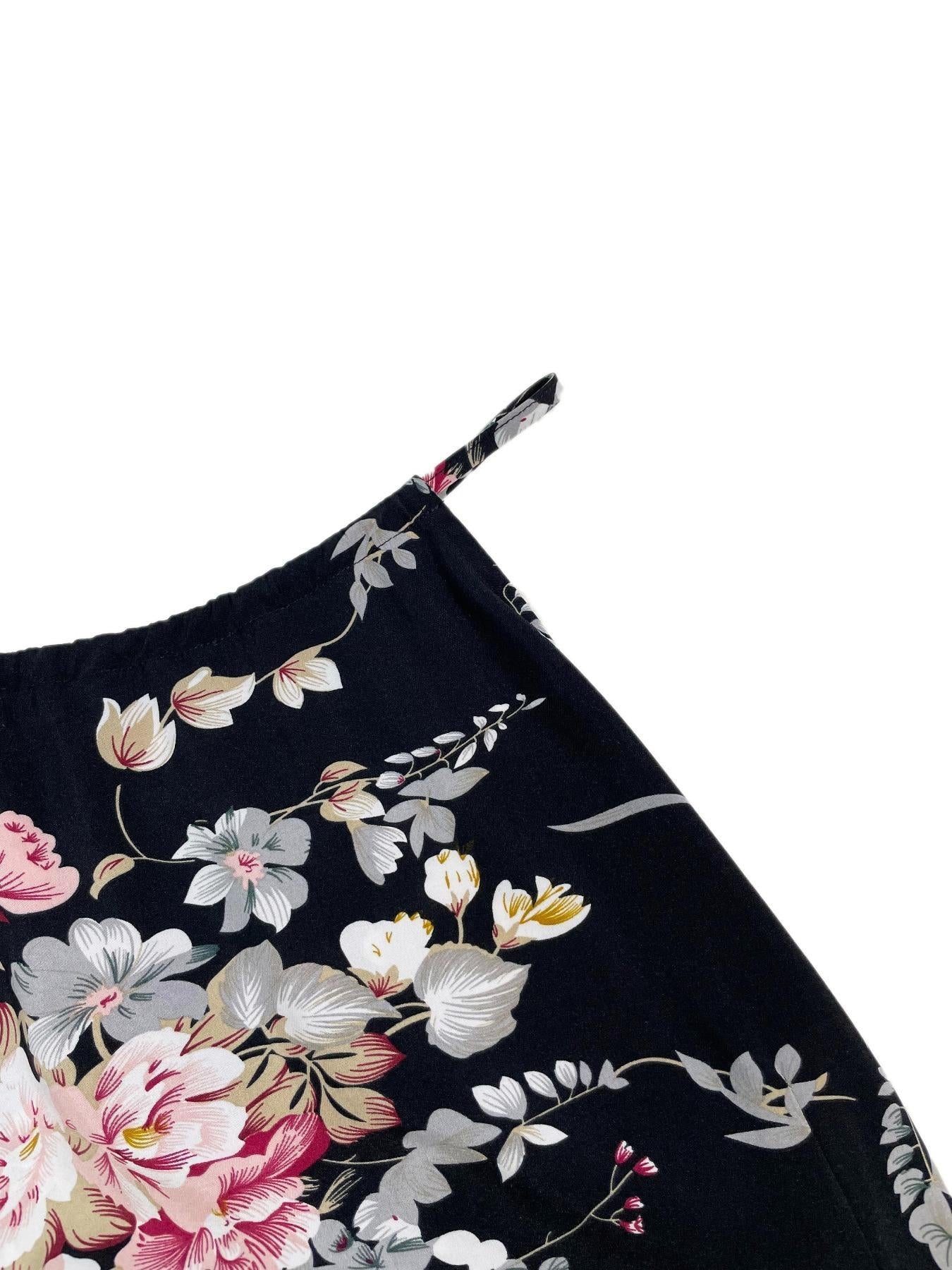 Robe longue ajustée d'été sans manches de style bohème avec dos noué, imprimé floral fendu et motif tour de cou, série élégante imprimée