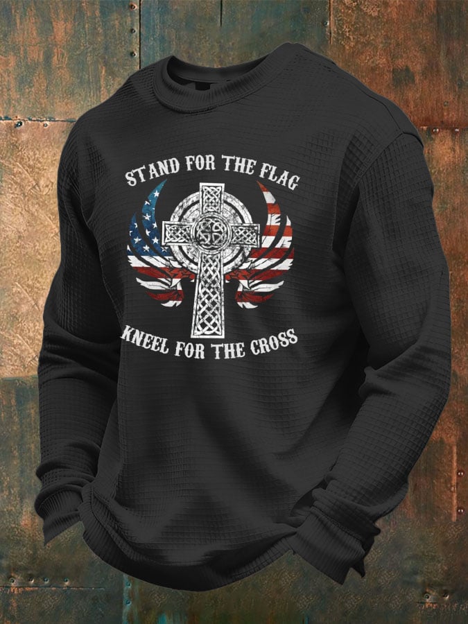 T-shirt a maniche lunghe in waffle da uomo "Stand For The Flag Kneel For The Cross"