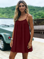 Nouvelle Robe Courte Unie à Fines Bretelles et Dos Nu