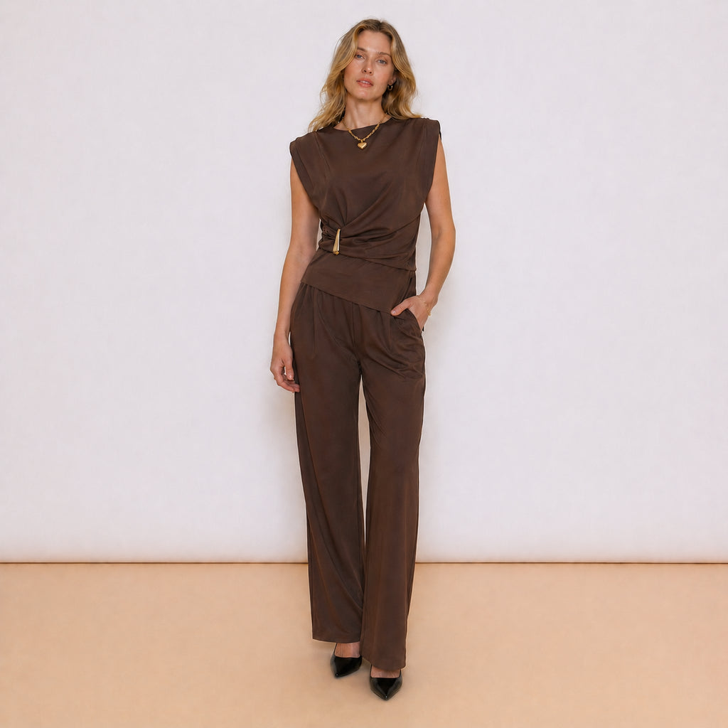 [2026.NOHO] Completo Due Pezzi Con Top Asimmettrico Drappeggiato E Pantalone Morbido