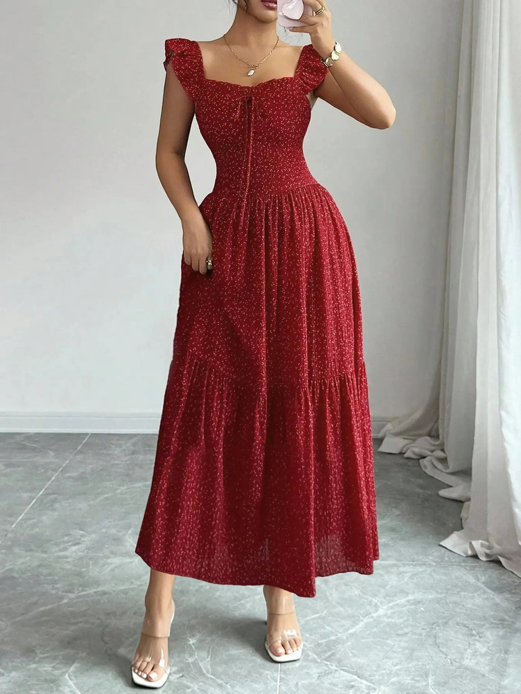 1 Robe Longue Volantée à Col Carré et Pois Printemps-Été