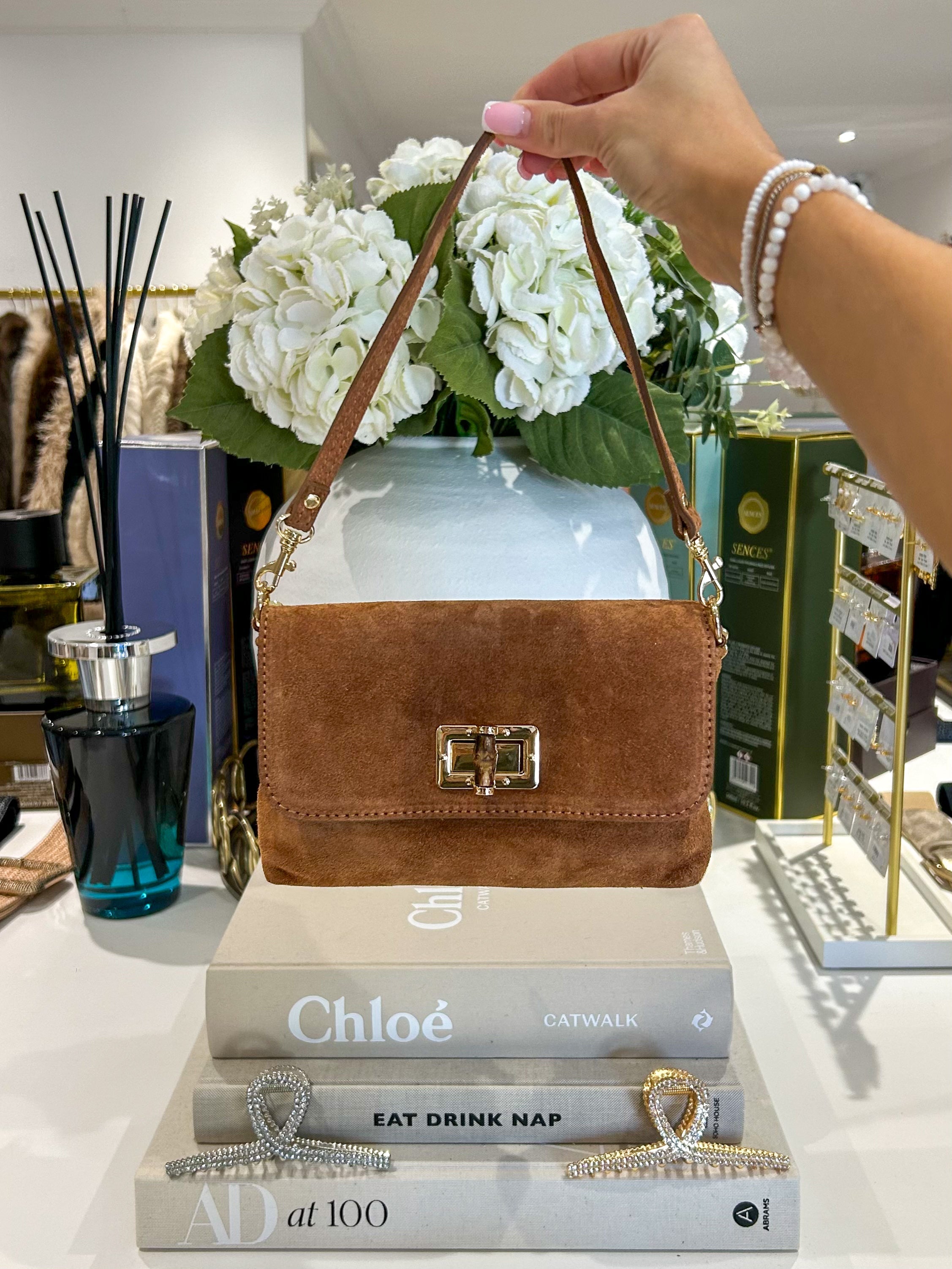 Mini sac en cuir véritable avec boucles en bois et accessoires dorés (10 coloris)