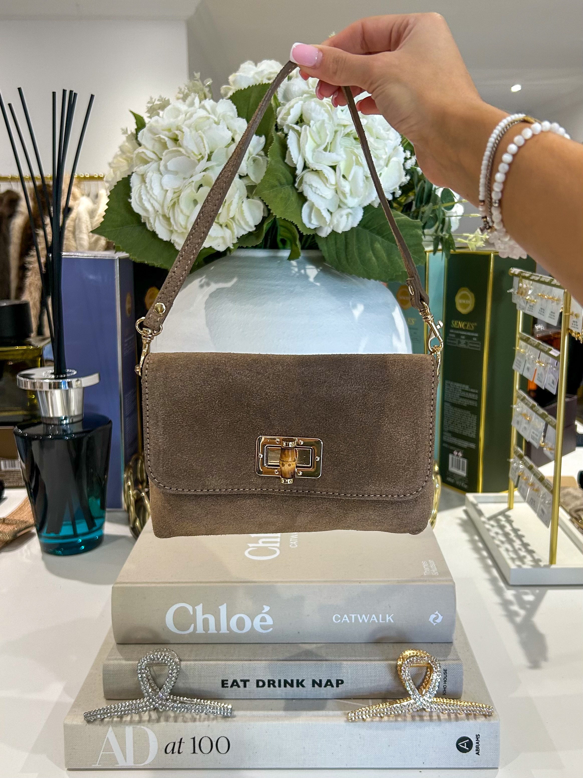 Mini sac en cuir véritable avec boucles en bois et accessoires dorés (10 coloris)
