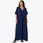 Robe longue, ample et fluide à col en V pour femme – chic et confortable pour l'été.