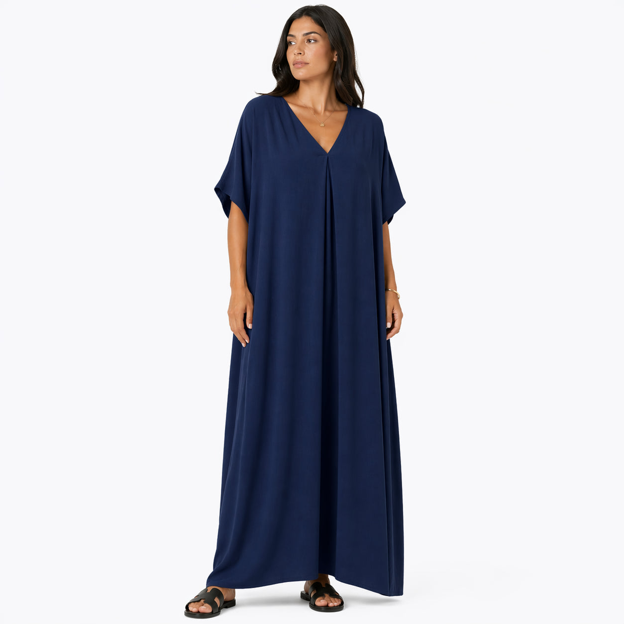 Robe longue, ample et fluide à col en V pour femme – chic et confortable pour l'été.