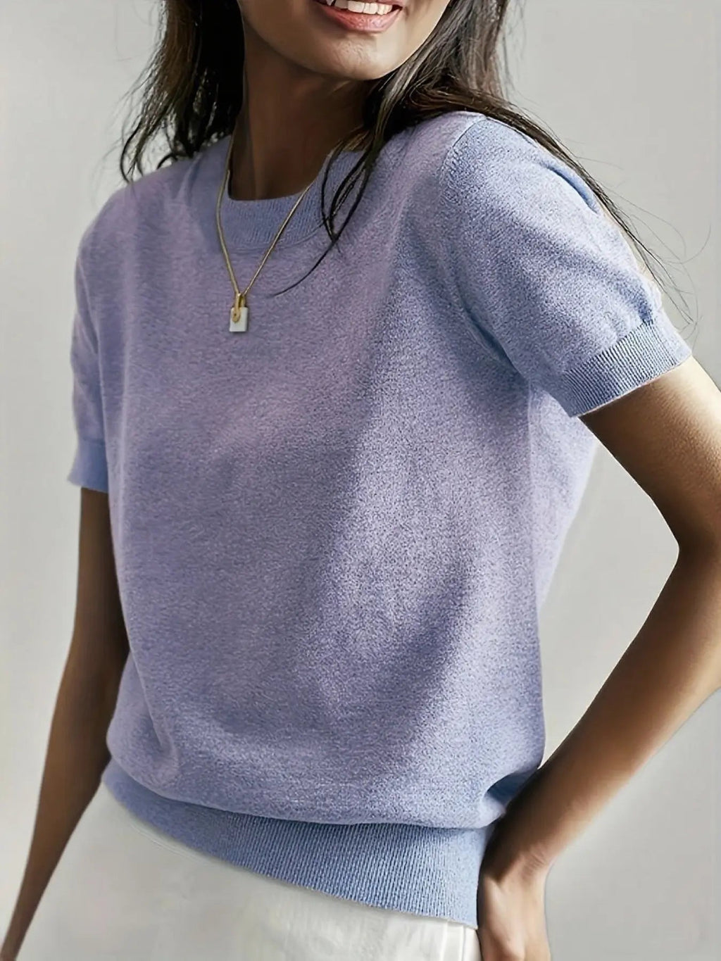 Pull en maille unie à col rond et manches courtes pour femme, tricot basique décontracté pour le printemps et l'automne, vêtements en tricot tendance pour femme pour le quotidien, prêt-à-porter féminin