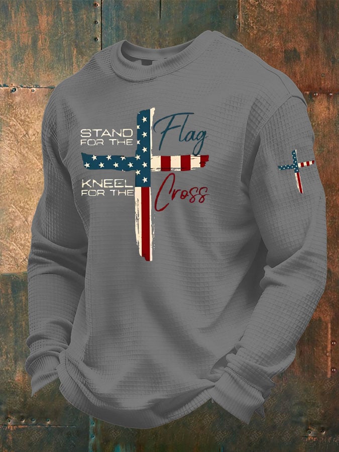 Maglietta a maniche lunghe da uomo con trama a nido d'ape "Stand For The Flag Kneel For The Cross"