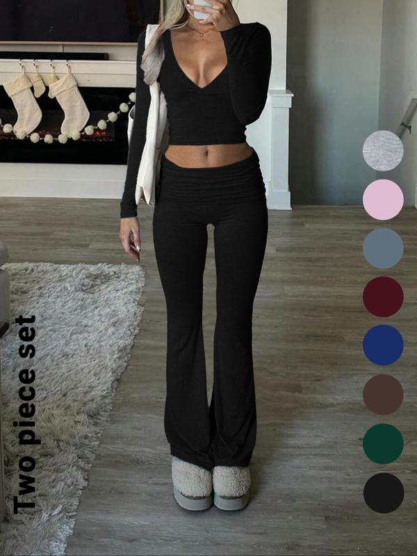 Ensemble deux pièces col en V manches longues, coupe décontractée élégante, haut court et pantalon slim pour l'automne-hiver, tissu modéré, design couleur unie