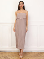 Robe fluide et plissée à volants