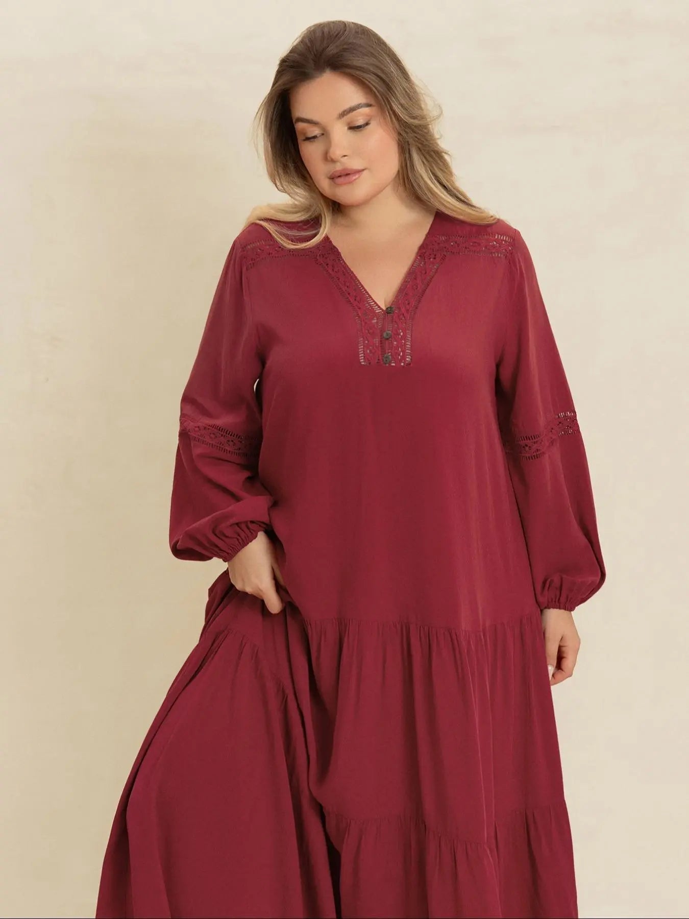 [Grande Taille] Robe longue unie à manches longues et col en V, Robe bohème modeste pour les vacances, les tenues quotidiennes, Vêtements grande taille pour femmes pour toutes les saisons