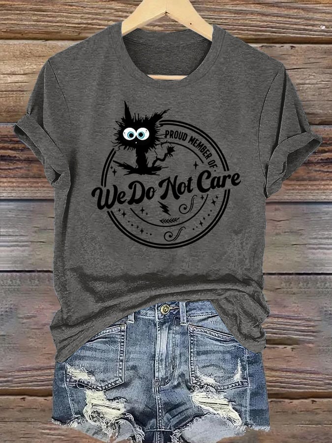 Retro Funny Proud Member Of  Club We Do Not Care Menopause Perimenopause Print T-Shirt