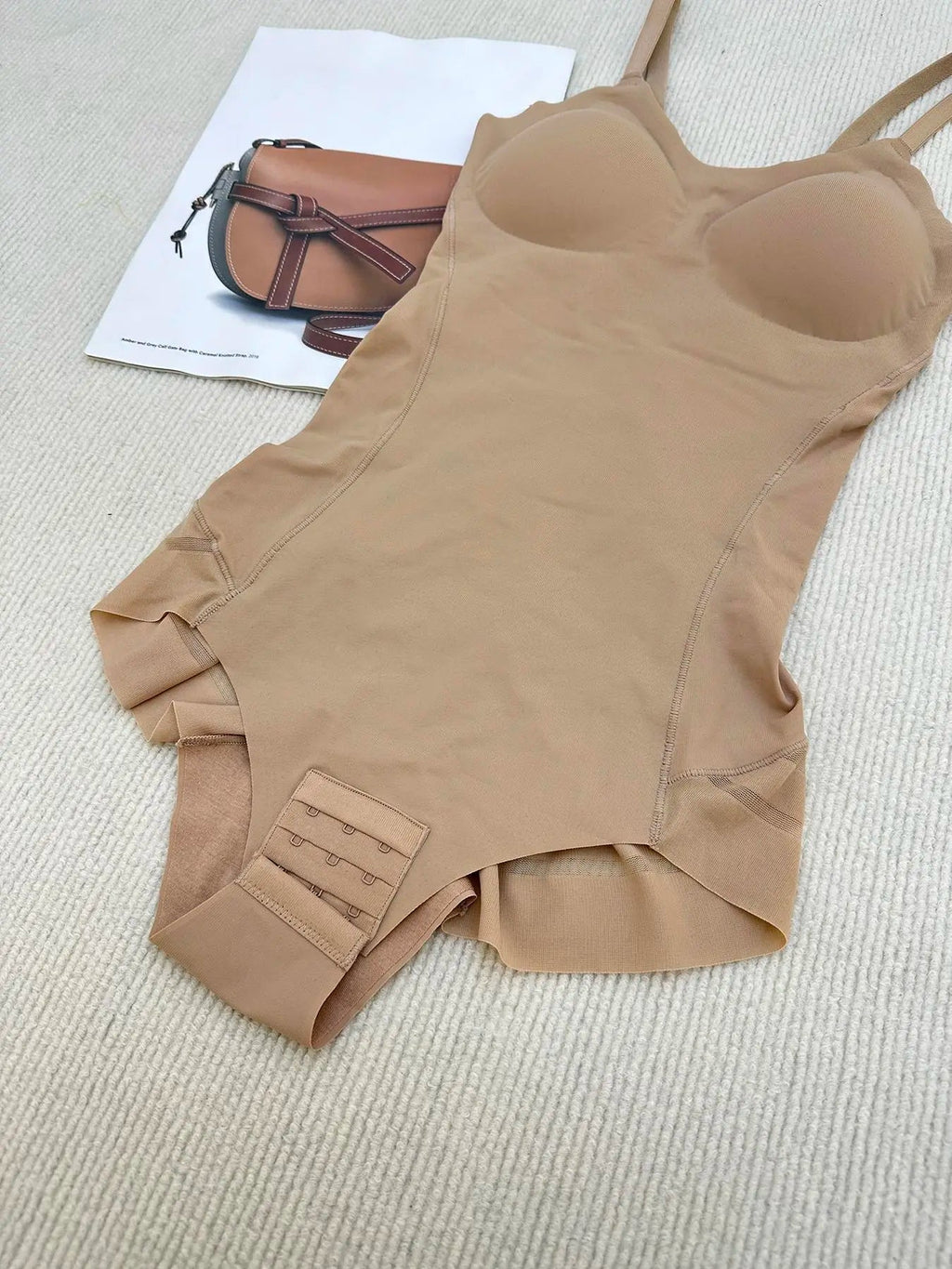 Body gainant pour femme avec bretelles spaghetti réglables et dos nu, vêtement d'été, body basique tricoté uni froncé sans coutures et sans armatures pour l'été, gaine sculptante pour femme au quotidien