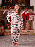 Pyjamas à manches longues assortis pour toute la famille avec imprimé sapins et voitures de Noël, et chaussettes de Noël multicolores