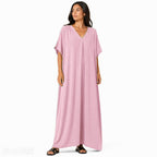 Women's oversized flowy V-neck maxi dress, chic and comfortable for summer, in a light and soft fabric for all occasions