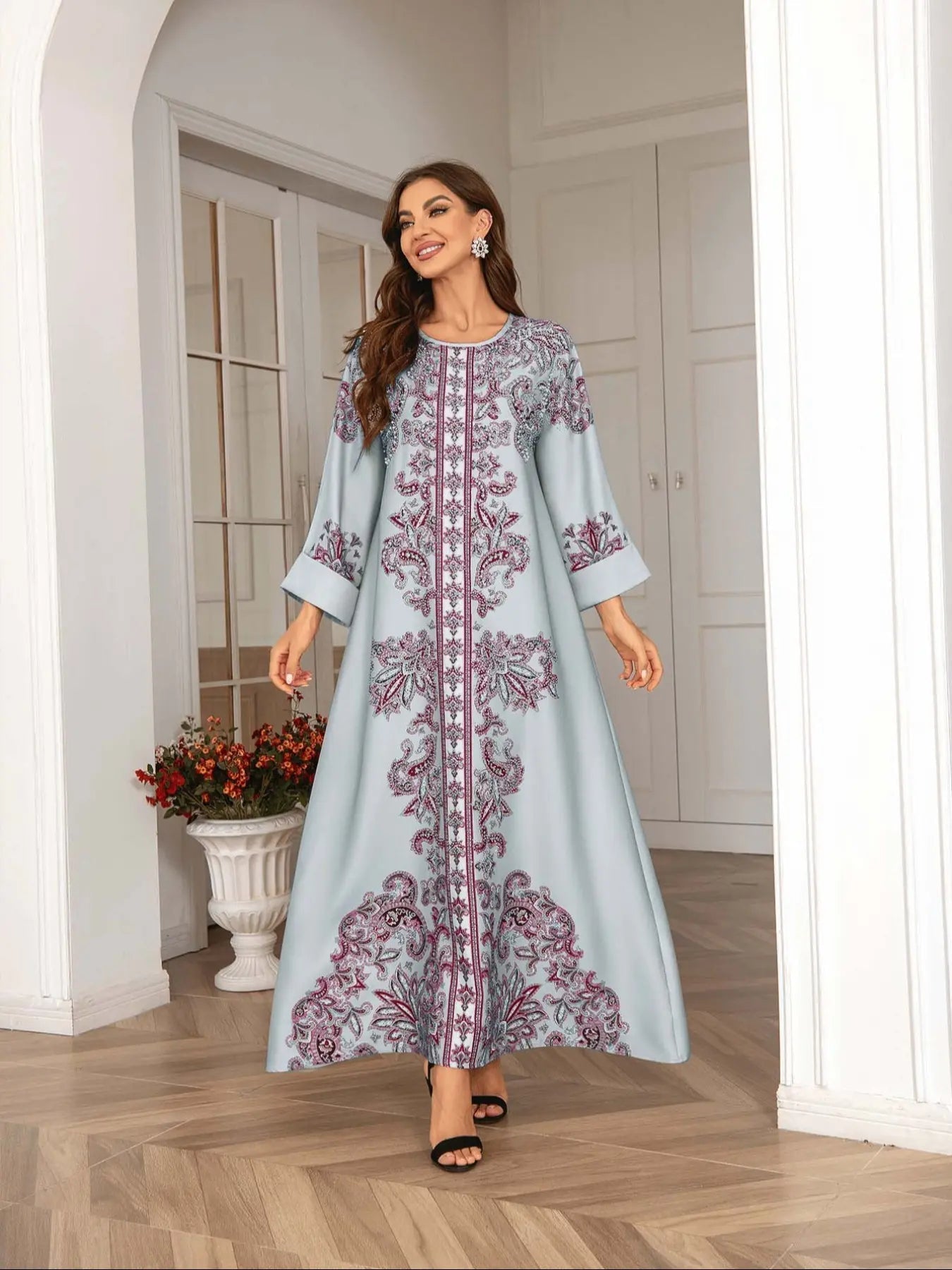 Elegante Abito Lungo Bohemien da Donna Musulmana, Stampa All-over, Vestibilità Ampia, Girocollo, Maniche a Volant, Manica Lunga, Tutte le Stagioni