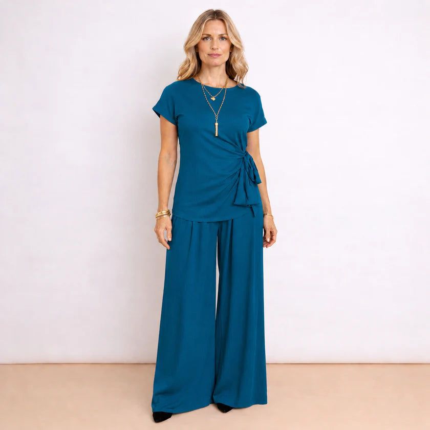 Ensemble avec pantalon fluide et haut à nœud