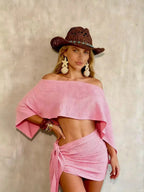 Ensemble tendance haut à épaules dénudées et jupe moulante pour femme ; vêtement de plage respirant pour les vacances décontractées.