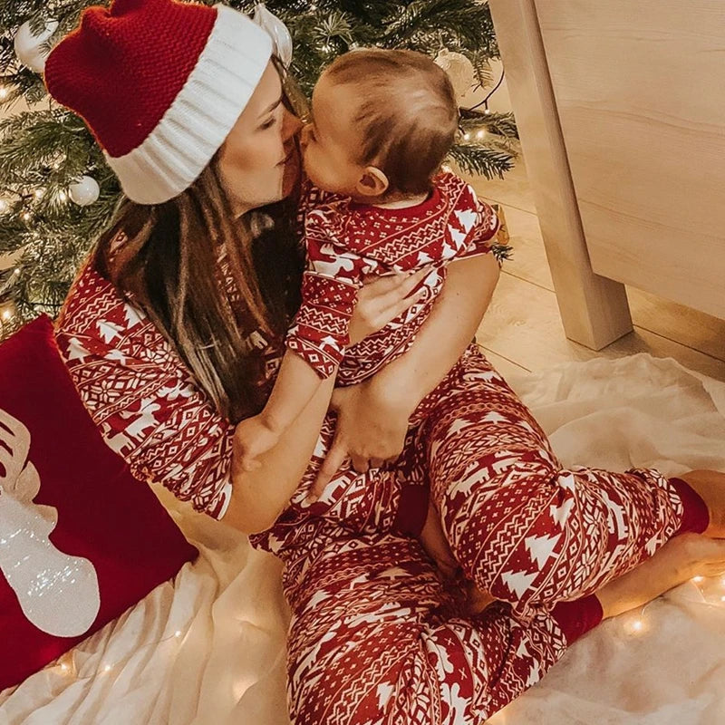Pyjamas de Noël assortis rouges à manches longues pour toute la famille