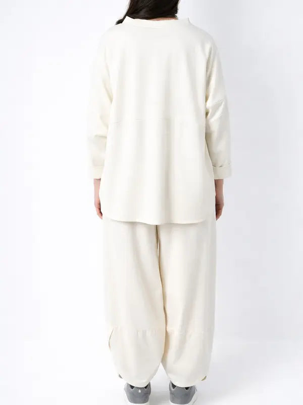 Completo due pezzi PRIMAVERA composto da camicia e pantaloni in tessuto morbido e compatto